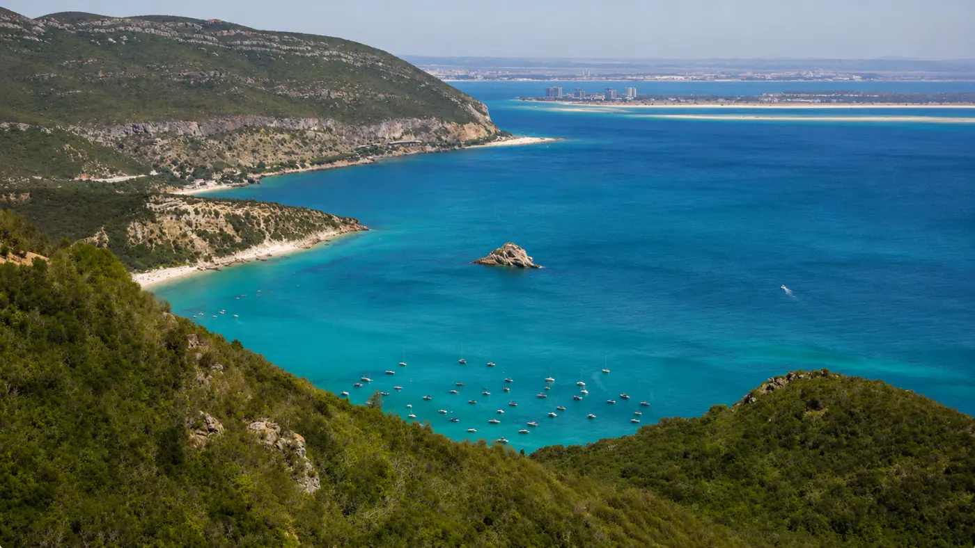 Day Trip from Lisbon to Arrábida and Setúbal
